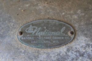 lot 165 image: Vintage National Pressure Cooker
