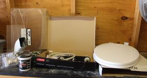 lot 172 image: Toilet Seat and more