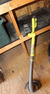 lot 180 image: Weed eater