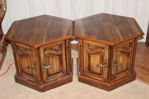 lot 250 image: Two Matching End Tables, (Goes with lot 249