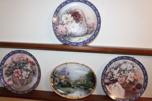 lot 304 image: Four Dcor Plates