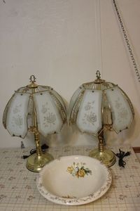 lot 317 image: Two Accent Lamps and Decorative Bowl