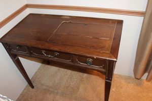 lot 320 image: Vintage Sewing Desk (no Machine)