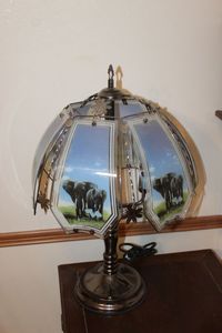 lot 321 image: Accent Lamp
