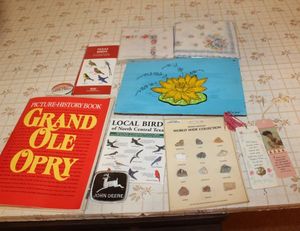 lot 325 image: Misc Items and Picture