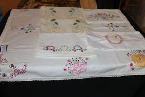 lot 110 image: Table Runners and Place mats