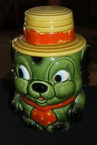lot 133 image: Funky Cool Cat with Orange Tie Cookie Jar