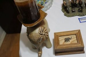 lot 219 image: Elephant Home Dcor Pieces