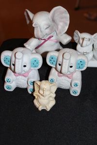 lot 225 image: Ceramic Elephants, Salt and Pepper Shakers