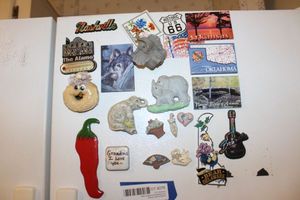 lot 276 image: Magnets