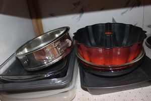 lot 282 image: Bakeware
