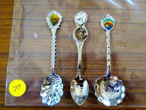 lot 77 image: LOT OF SILVER PLATED COLLECTORS SPOONS