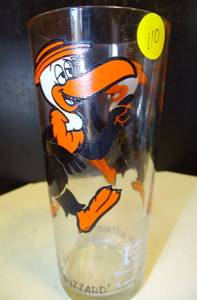 lot 110 image: Vintage 1973 BEAKY BUZZARD Pepsi Collector Series Warner Bros Looney Tunes Glass $$