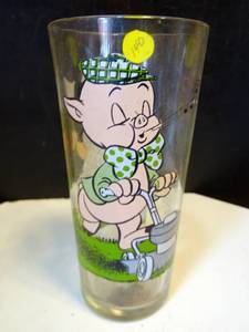lot 140 image: Vintage 1976 Pepsi Collector Series Glass Porky Pig & Petunia Looney Tunes $$