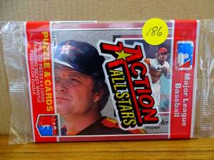 lot 186 image: 1983 Donruss Action All-Stars Packs SEALEDUNOPENED Mickey Mantle Puzzle Pieces