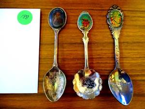lot 188 image: LOT OF SILVER-PLATED COLLECTORS SPOONS AS SHOWN