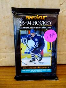 lot 194 image: 1993-94 PINNACLE NHL HOCKEY FOIL PACK - ERIC LINDROS CHASE