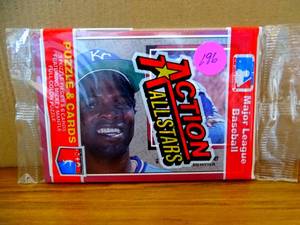 lot 196 image: 1983 Donruss Action All-Stars Jumbo UnopenedSealed Pack