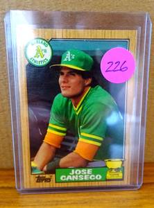lot 226 image: 1987 TOPPS JOSE CANSECO ROOKIE CARD #620