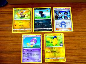 lot 234 image: LOT OF 5 POKEMON CARDS