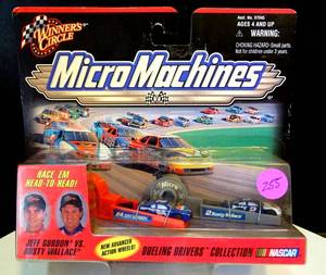 lot 255 image: 1999 MICRO MACHINES NASCAR DUELING DRIVERS - JEFF GORDON VS RUSTY WALLACE $$