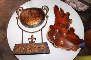lot 58 image: Metal  dcor with wall clock made from tree stump wood slice