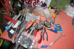 lot 31 image: Misc. parts and tools, see photos