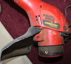 lot 38 image: Black & Decker Cordless weed trimmer