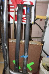 lot 46 image: Pair of Tahoe roof racks