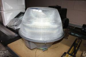 lot 3 image: Commercial street light. Lithonia lighting lamp type M57, 175 watts