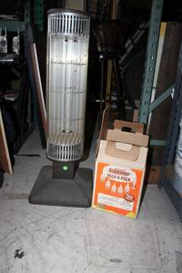 lot 148 image: Space heater and carpet cleaner kit