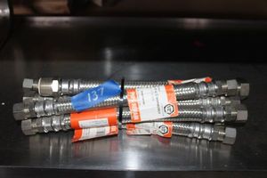 lot 137 image: Quick Fix Connectors