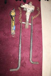 lot 82 image: Trailer set Weight distribution hitch bars, Eaz-lift sway control bar, and Trailer hitch (needs key)