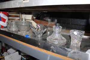 lot 126 image: Crystal glass items
