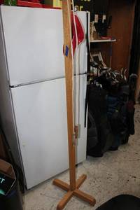 lot 140 image: Wooden coat rack