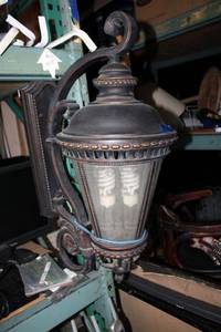 lot 152 image: Large outdoor lighting sconce fixture