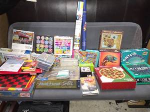 lot 213 image: Board games and puzzles