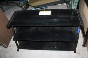 lot 168 image: Entertainment stand with glass shelves