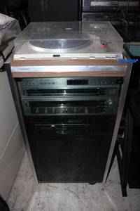 lot 164 image: Stereo system (Fisher and Aiwa) with rolling stand, see photos