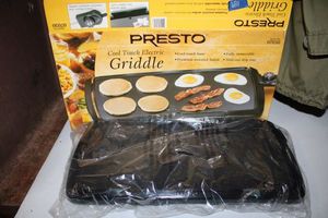 lot 189 image: Presto griddle (looks unused)