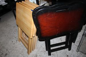 lot 206 image: TV trays