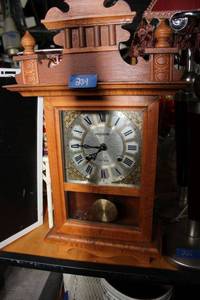 lot 234 image: Pendulum mantle clock