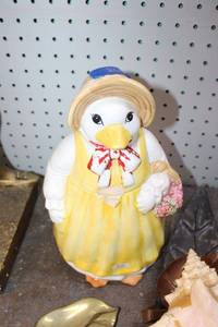 lot 265 image: Mother Goose cookie jar