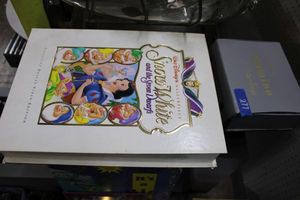 lot 277 image: Dominoes game and Disneys Snow White collectors set