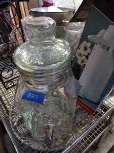 lot 229 image: Drinking dispensers