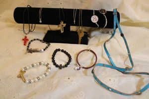 lot 312 image: Jewelry see descriptions below
