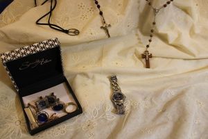 lot 289 image: Jewelry Tie tacks, tie clips, watch and rosaries
