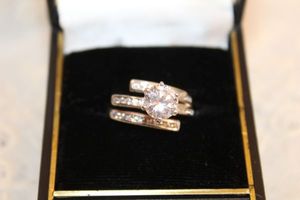 lot 5 image: Jewelry CZ ring size 5.5 or 6
