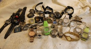 lot 296 image: Jewelry Watches, watch faces, and parts