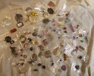 lot 306 image: Jewelry Pendant selection and earring dangles